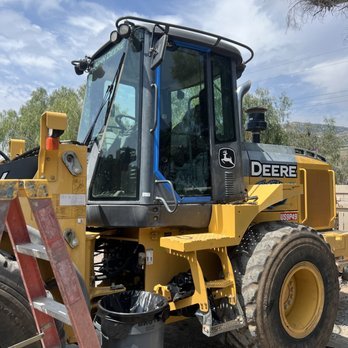 Construction Equipment Mobile Glass Service